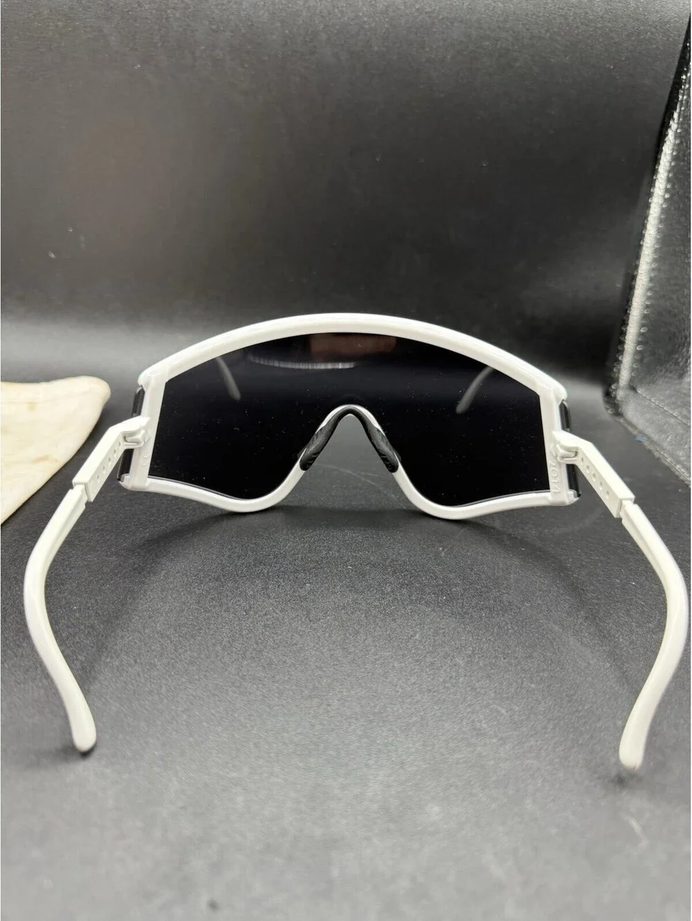 Oakley eyeshade tour